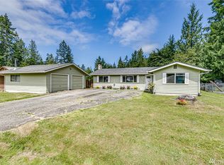 2449 W Hennessy Ln, Pt Angeles, WA 98363