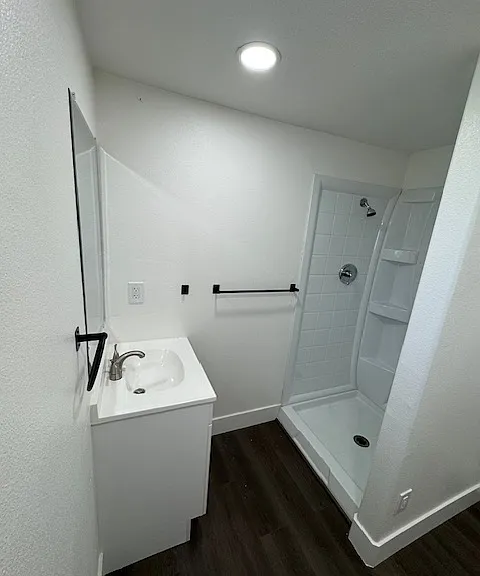 720 Brighton Ave #9 — Photo 6