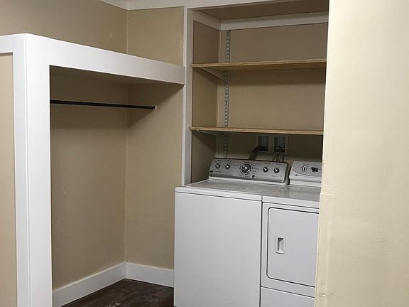 Bedroom closet and washer/dryer