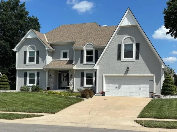 833 NW High Point Dr, Lees Summit, MO 64081