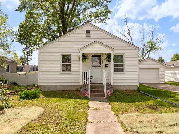 318 S 3rd St, Marion, IL 62959