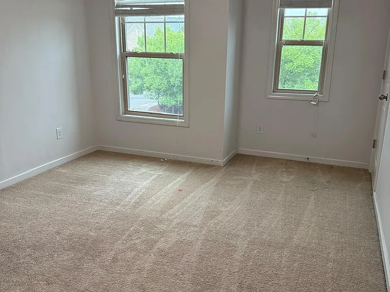 2124 Greencrest Cir — Photo 14