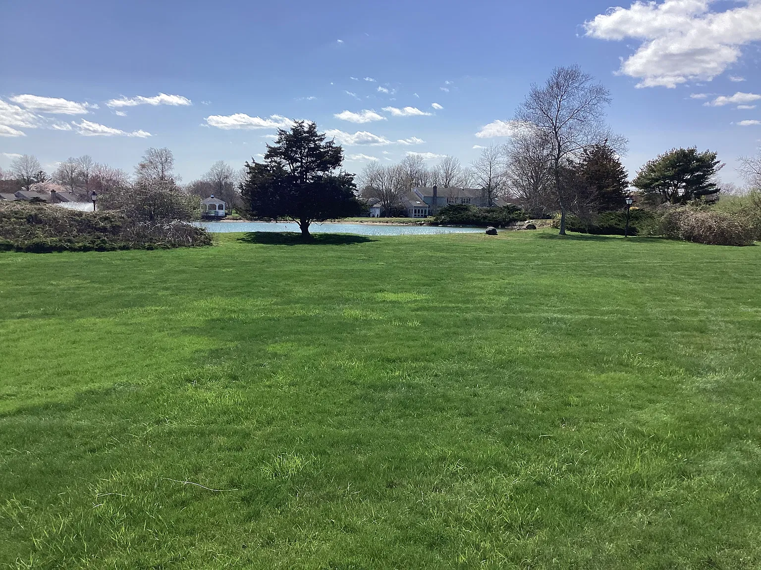 Southampton Carefree Condo-Like Living on St. Andrews Pondfront — Photo 4