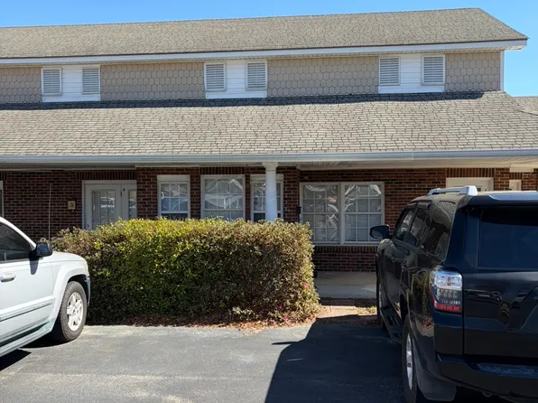 113 W College Ave APT 8, Hartsville, SC 29550
