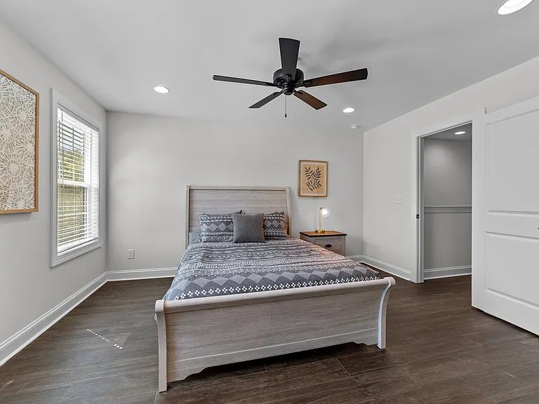 816 Crown Point Dr — Photo 12