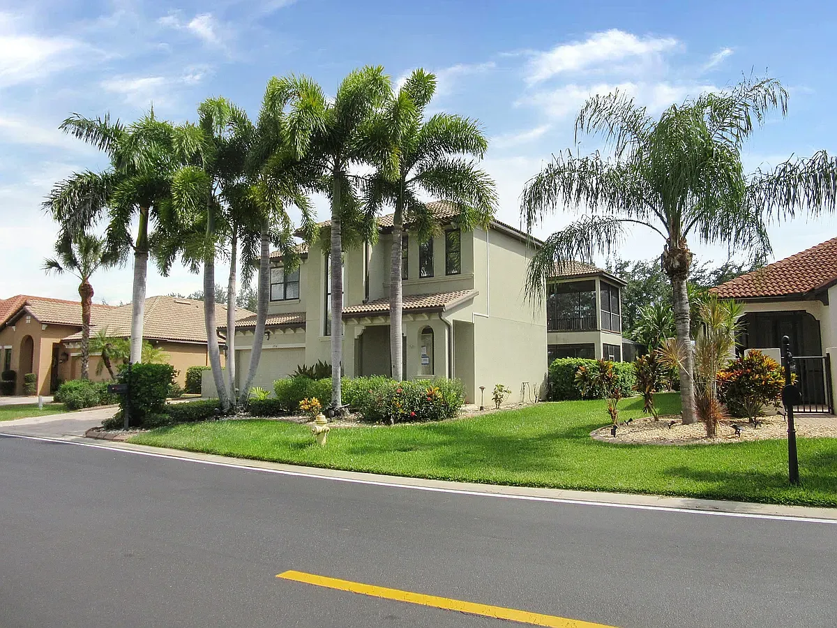 4 bed, 3079 sqft, $3,495 — Photo 2