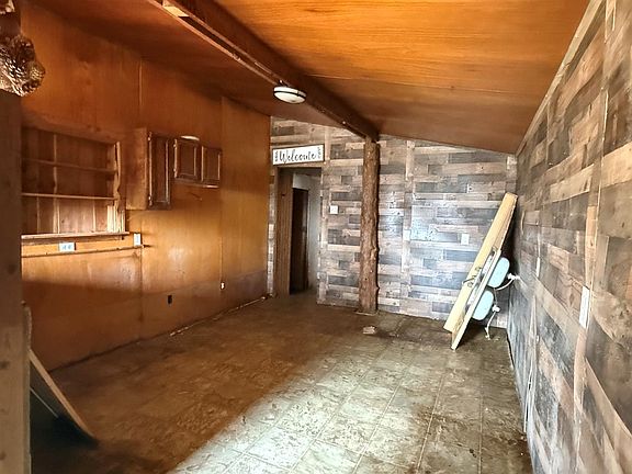 4th image of 298 Highway 63