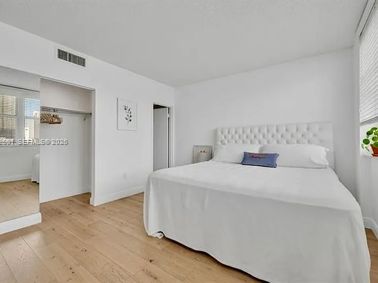 801 Brickell Bay Dr #1262 — Photo 21