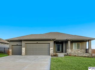 12027 Longshore Ave, Papillion, NE 68046