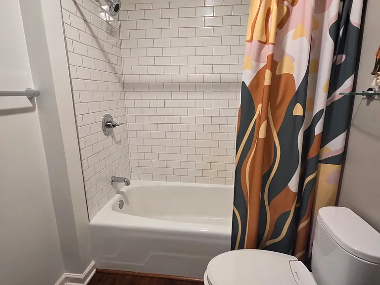 605-2 N 70 E — Photo 19