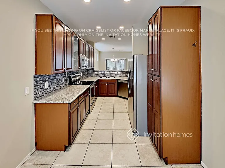 14670 N 174th Ln — Photo 7