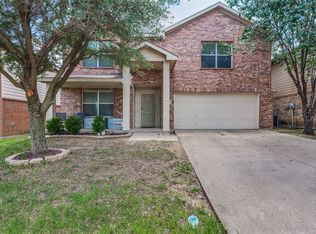9877 Osprey Dr, Fort Worth, TX 76108