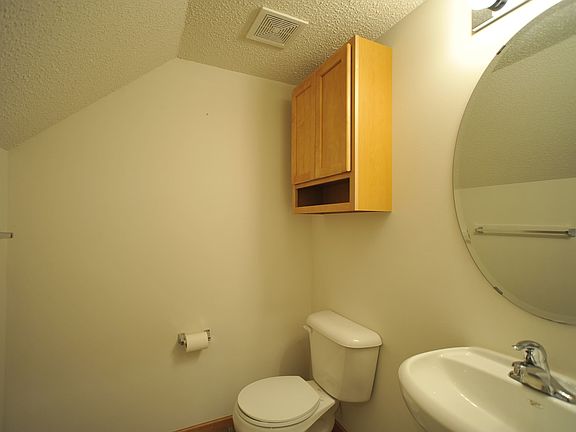 5th image of 4697 Blaine Ave