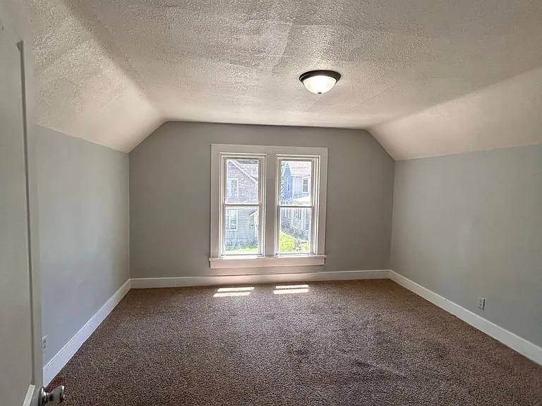 812 Huestis Ave — Photo 5