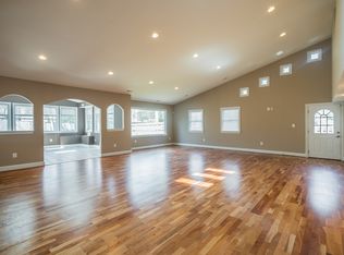 433 Van Buren St, Herndon, VA 20170