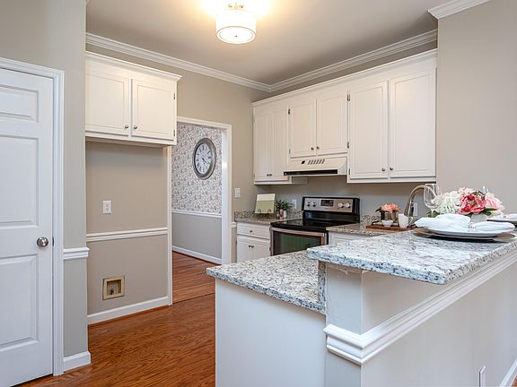 3rd image of 3617 Sunningdale Way
