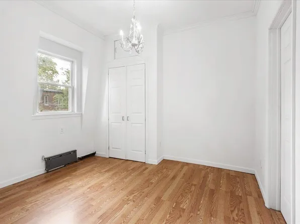 51 Booraem Avenue image 16 of 32