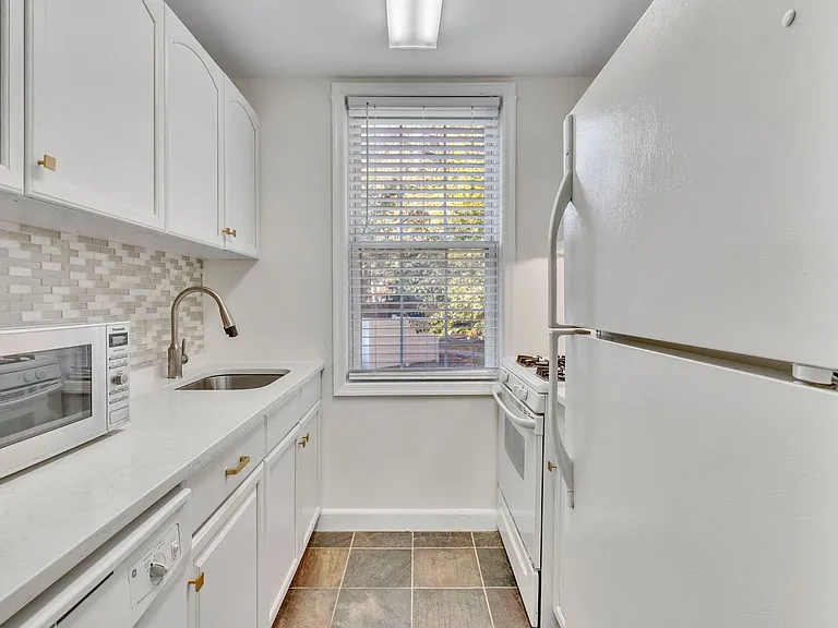 220 N Thomas St #2203 — Photo 10