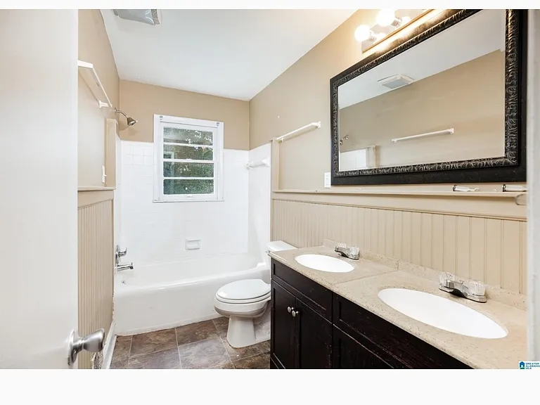 2248 1st Pl NW — Photo 4