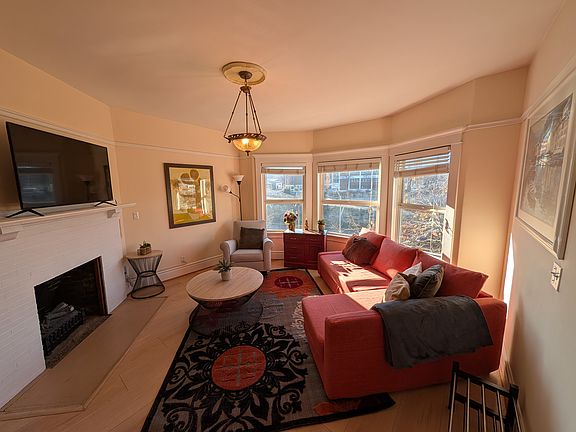 2nd image of 204-206 NW 15th Ave #2