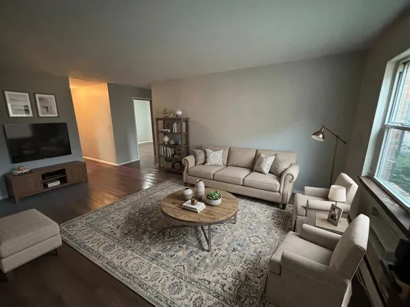 3321 Daisy Ln APT 2, Racine, WI 53405