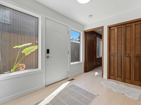 4th image of 860 W Midridge Dr SE #821