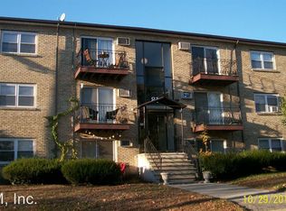 81 High St APT 4, Amesbury, MA 01913