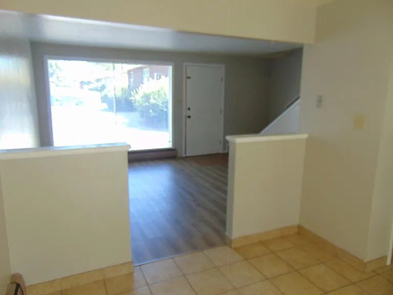 2420 Clearview Ave #4 — Photo 5