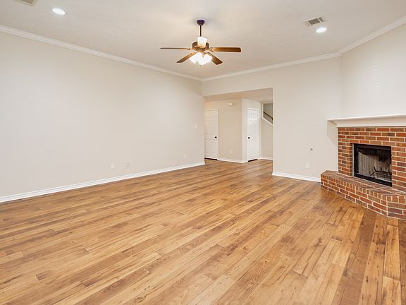 5th image of 914 Dove Landing Ave