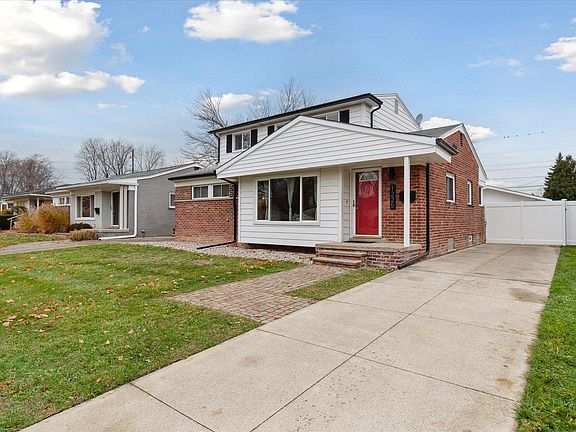 2nd image of 1225 Woodlawn Ave