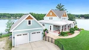 1st image of 6685 Macdonald Rd