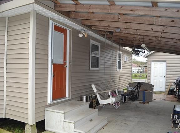 3rd image of 128 E 159th St