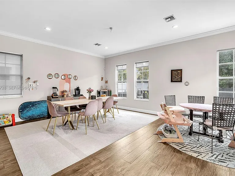 3545 Forest View Cir — Photo 16