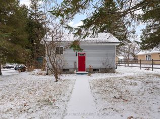 612 Karen St, Laurentian Valley, ON K8A4Y9
