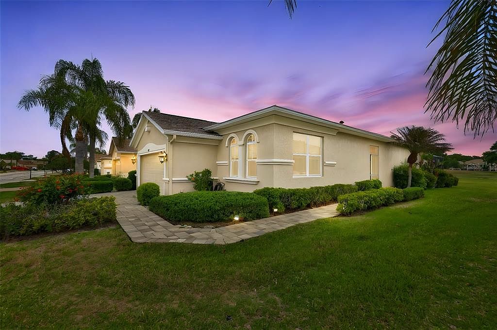 1907 Sterling Glen Ct