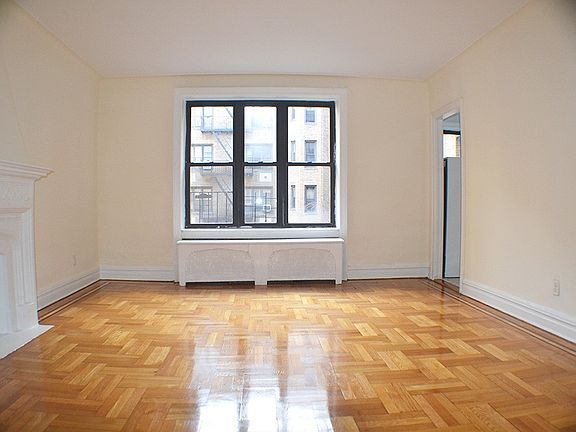 5th image of 14430 35th Ave APT A33
