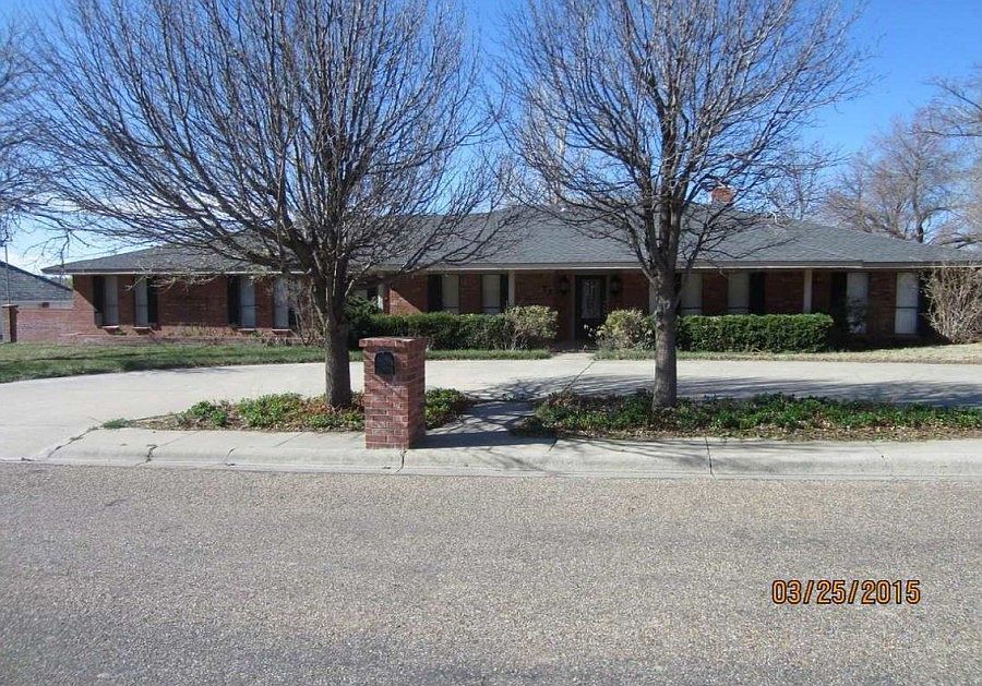 1st image of 77 Hunsley Hills Blvd