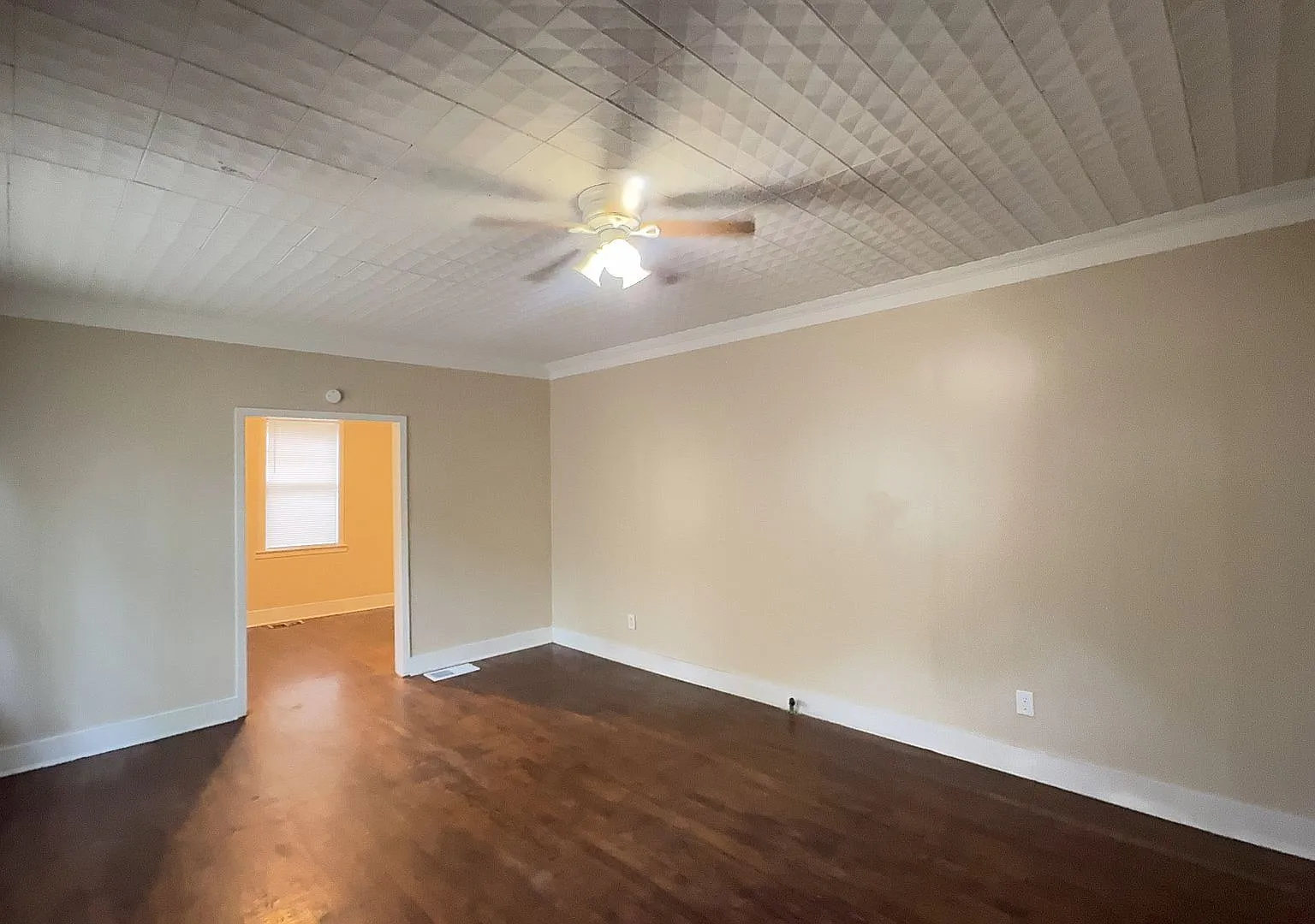 Quaint 3 bed 2 bath w/ covered parking in Fondren — Photo 4
