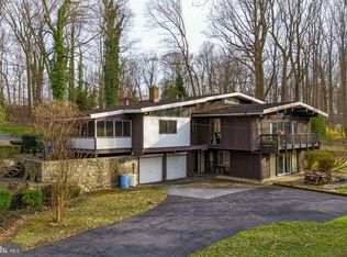 71 Devon Dr, Reading, PA 19606