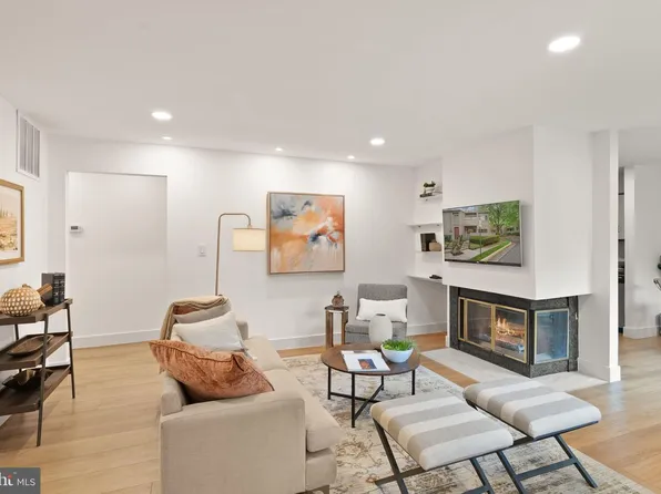 11025 Villaridge Ct, Reston, VA 20191