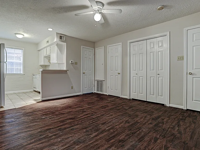 802 Stanford — Photo 7