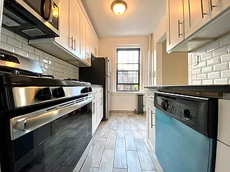 Rented by R New York