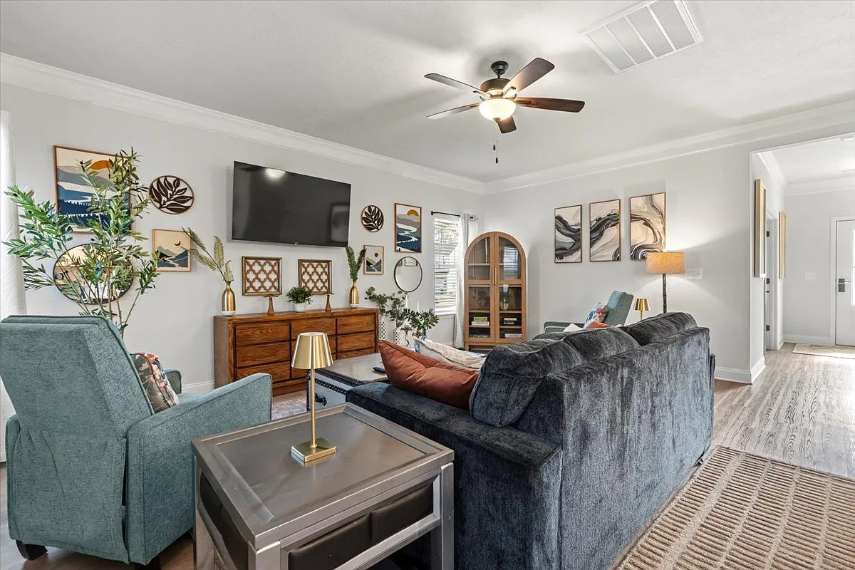 4074 Cottingham Way — Photo 4