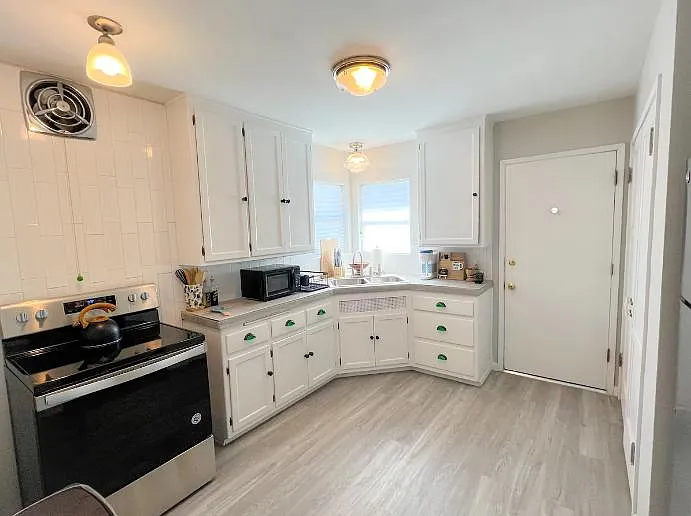 1021 Bracken Ave — Photo 9