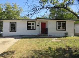 2655 Ash Crescent St, Fort Worth, TX 76104