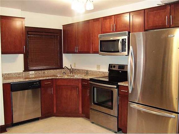 5th image of 1037 Neil Ave APT A