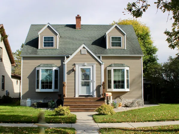 820 Horace Ave N, Thief River Falls, MN 56701
