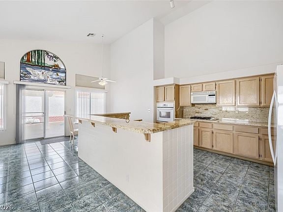 4th image of 311 Modesto St