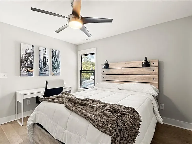 2145 Park Ter — Photo 33