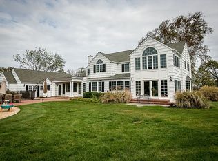 195 E Bayberry Rd, Islip, NY 11751